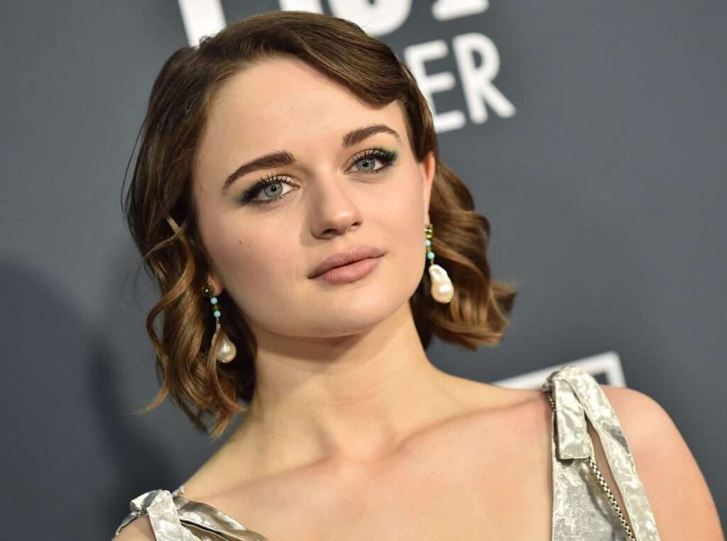 Joey King Taille