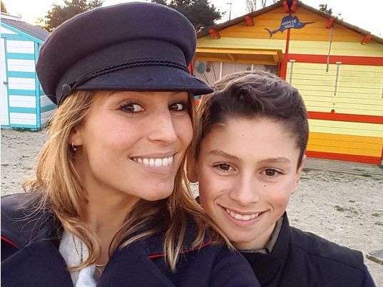 Laury Thilleman Et Son Fils