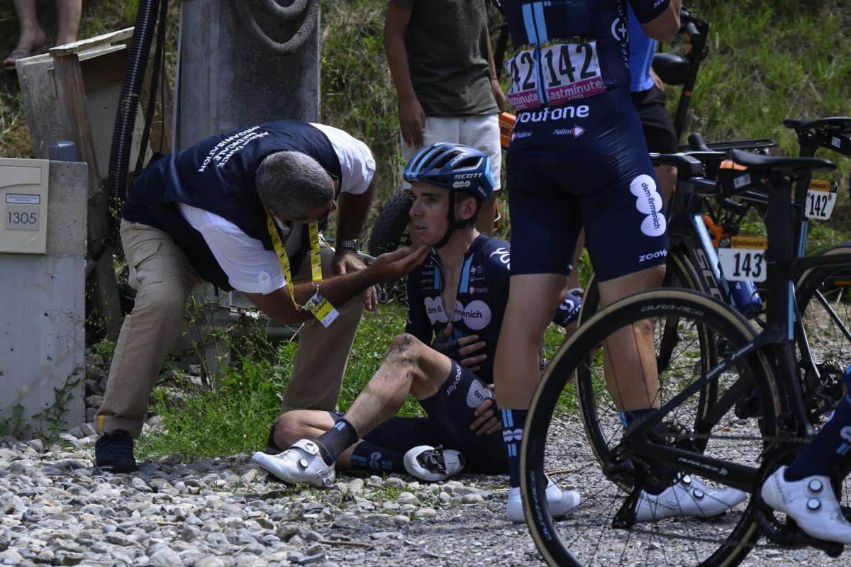 Abandon Romain Bardet