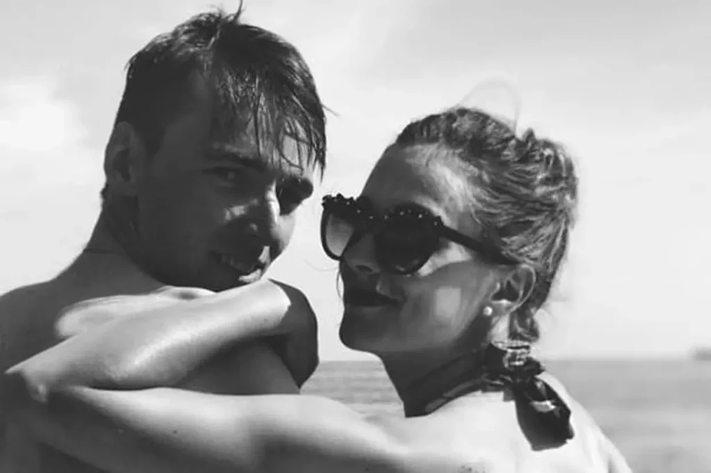 Romain Bardet Et Sa Compagne