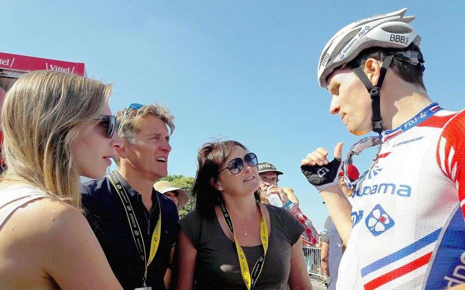 Thibaut Pinot Et Sa Compagne Claire