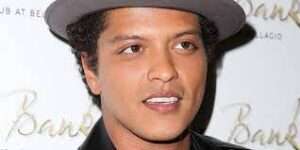 Bruno Mars Et Son Fils - SuperStars Blog
